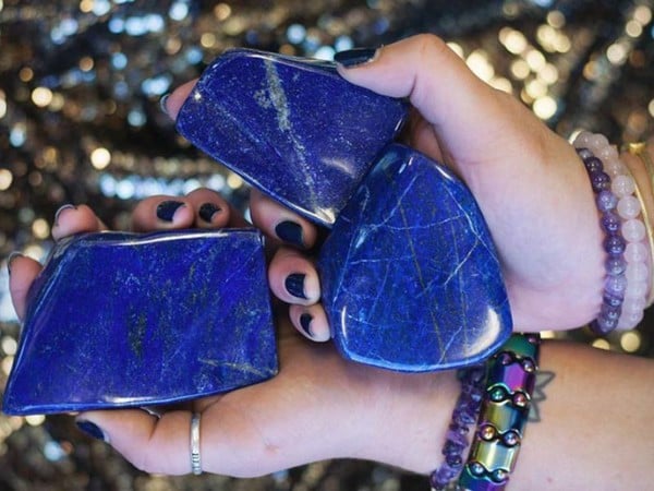 Kiểm tra về màu sắc ở đá Lapis Lazuli