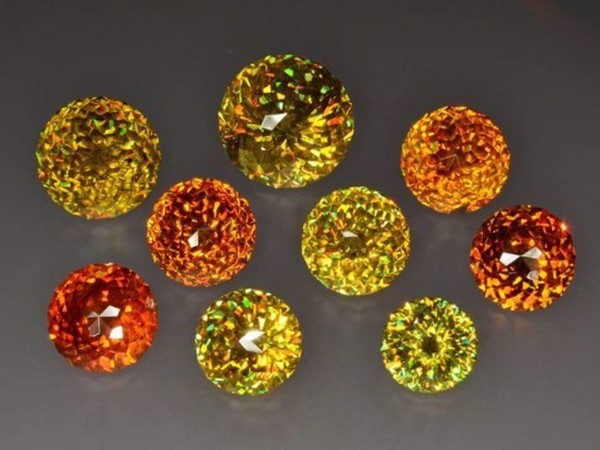 Đá Sphalerite có nhiều sắc vàng khác nhau