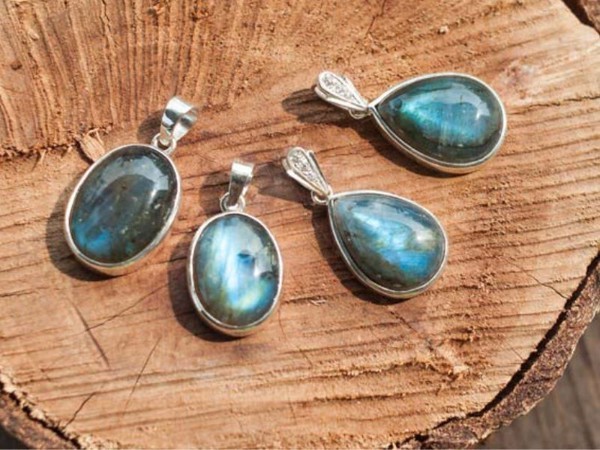 Đá xà cừ luôn giữ được vẻ đẹp lấp lánh nếu bảo quản đúng cách