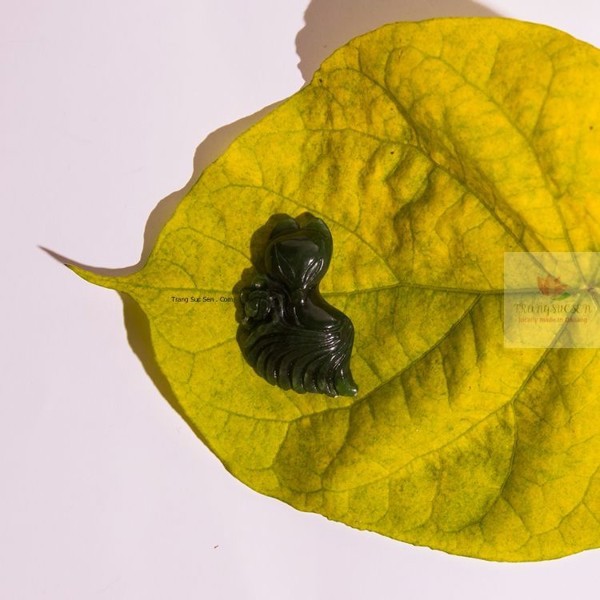 hồ ly đá ngọc bích