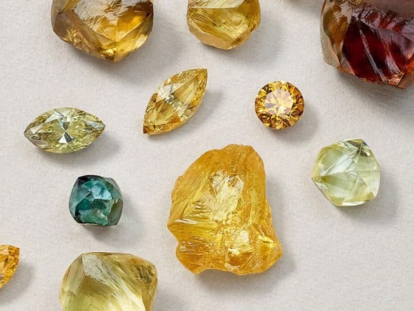 Viên kim cương với đa dạng màu sắc bắt mắt