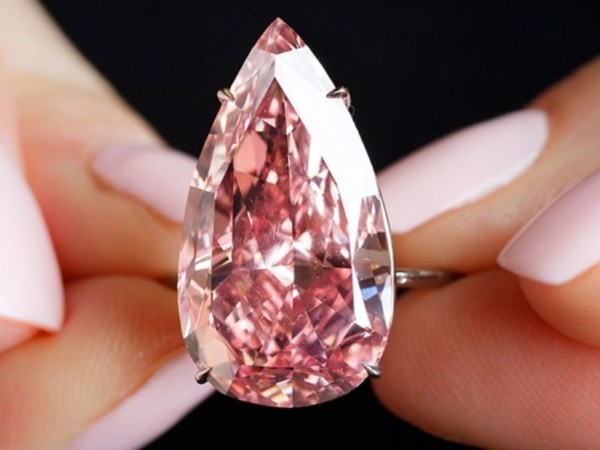 Những viên kim cương hồng tinh khiết luôn được đánh giá cao