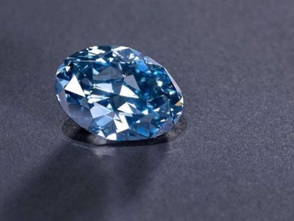 Sắc xanh tuyệt đẹp của viên kim cương xanh