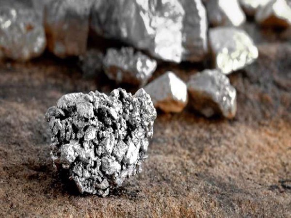 Kim loại Rhodium có khả năng chống ăn mòn tuyệt vời