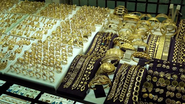Màu sắc của vàng thể hiện khá chính xác độ về chất lượng loại vàng mà bạn mua