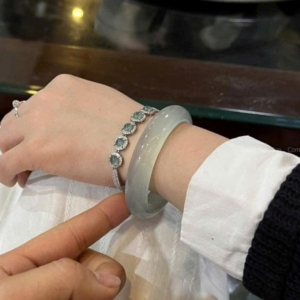 vòng bản đá Chalcedony trắng bạch nguyệt quang