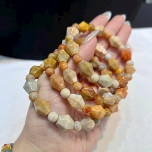 vòng tay đá san hô