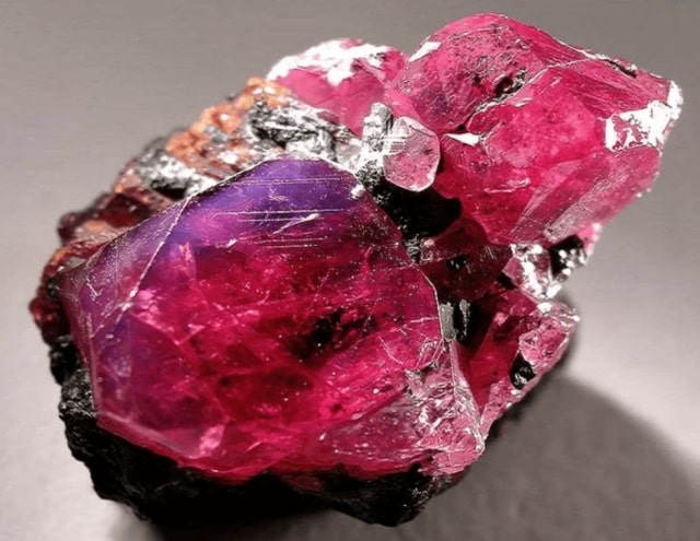 Đá ruby thô