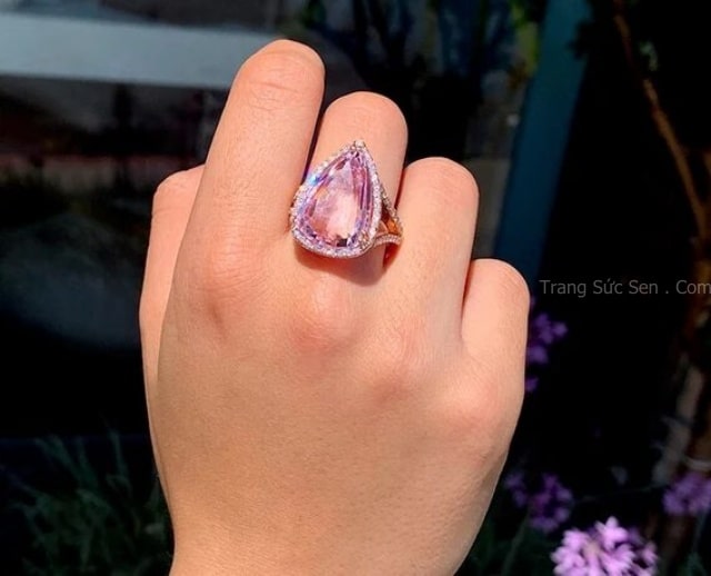 Nhẫn đá Kunzite