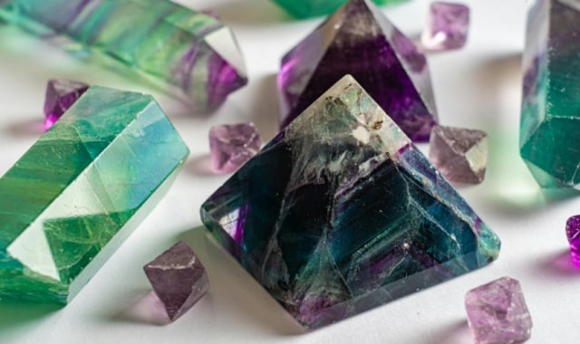 kim tự tháp đá fluorite