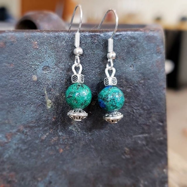 Hoa tai đá Malachite