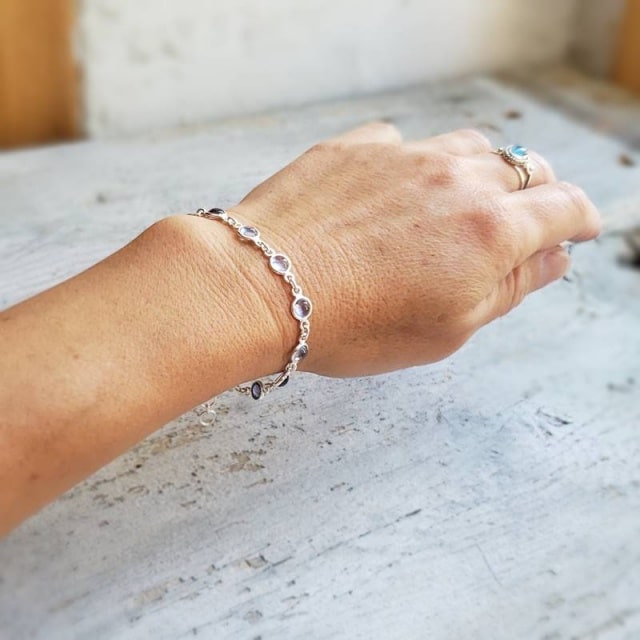 Lắc bạc đá chalcedony