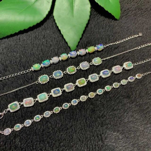 Lắc bạc đá Opal
